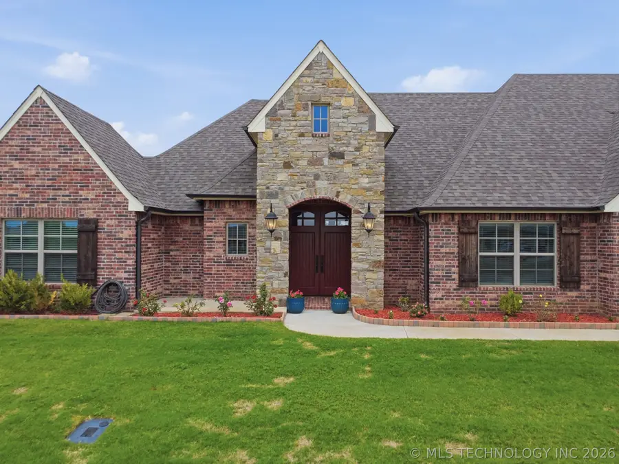 8307 E 107th Street, Owasso, OK 74055 - #3