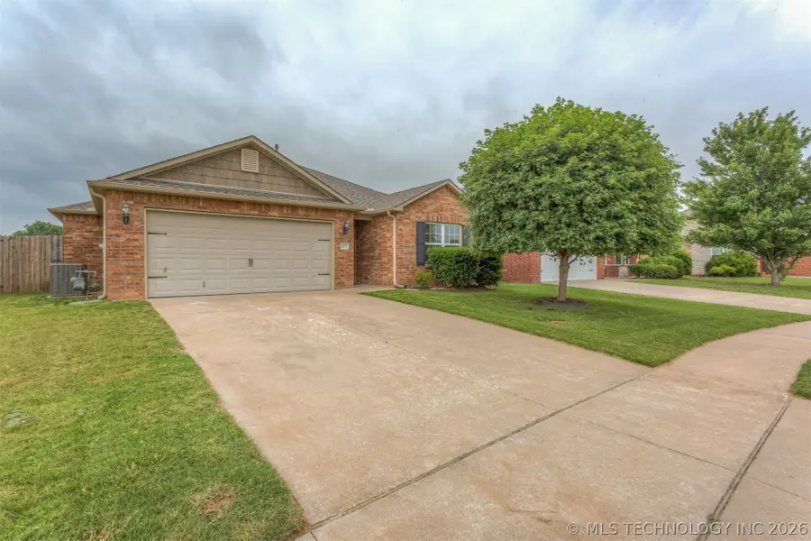 12677 S 88th East Avenue, Bixby, OK 74008 - #3