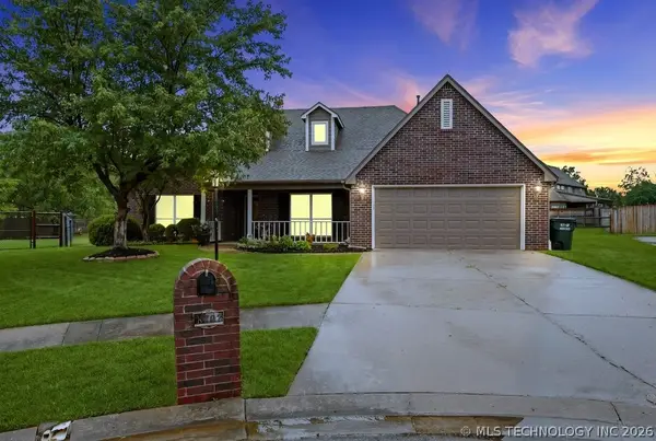 8702 N 140th Terrace, Owasso, OK 74055