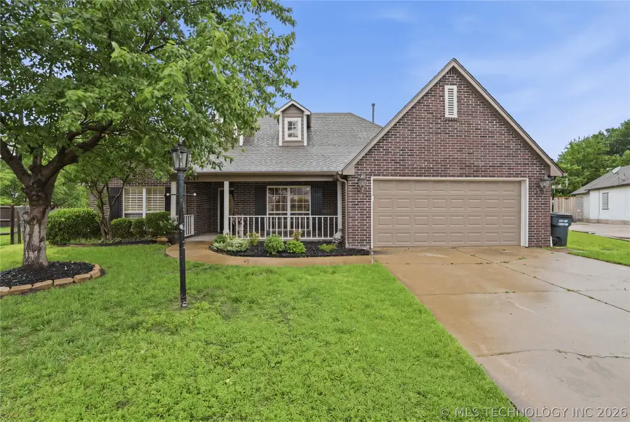 8702 N 140th Terrace, Owasso, OK 74055 - #2