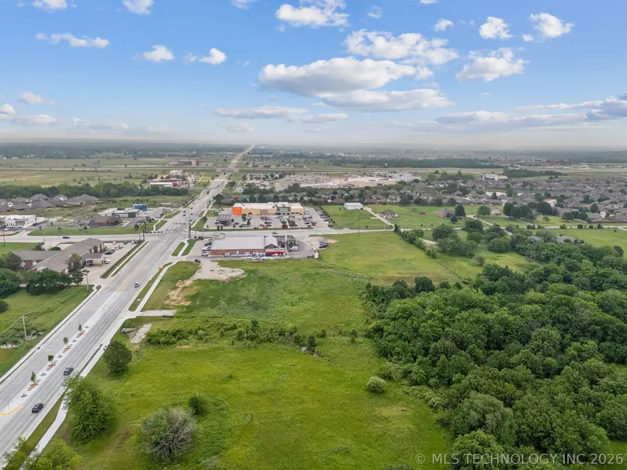 12602 E 116th Street N, Owasso, OK 74055 - #3