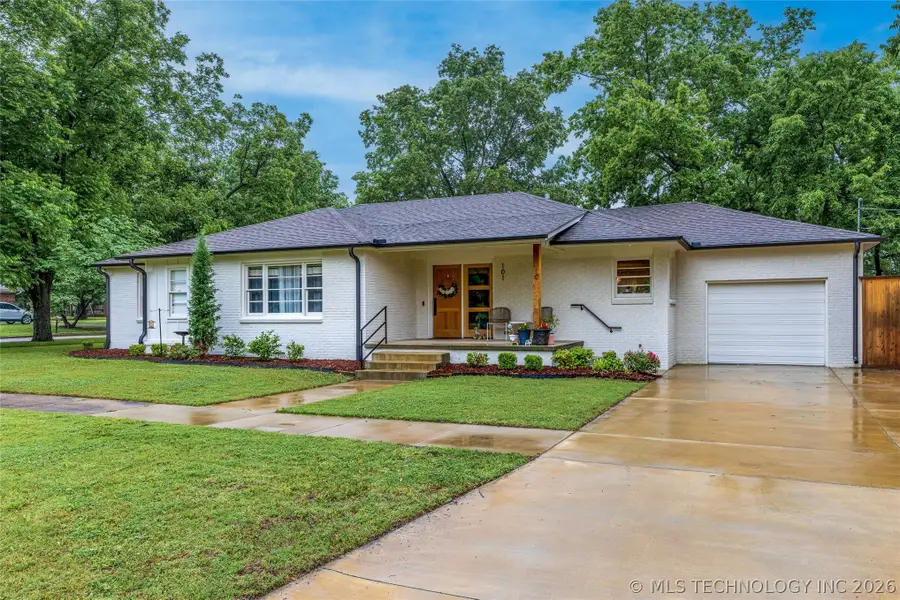 101 W 6th Street, Claremore, OK 74017 - #2