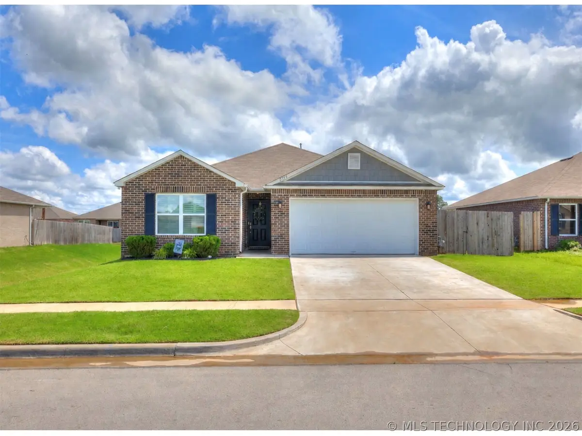 8514 E 162nd Street S, Bixby, OK 74008 - #1