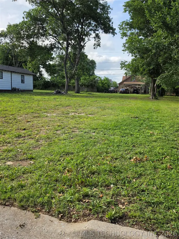 418 W 15th Street, Ada, OK 74820