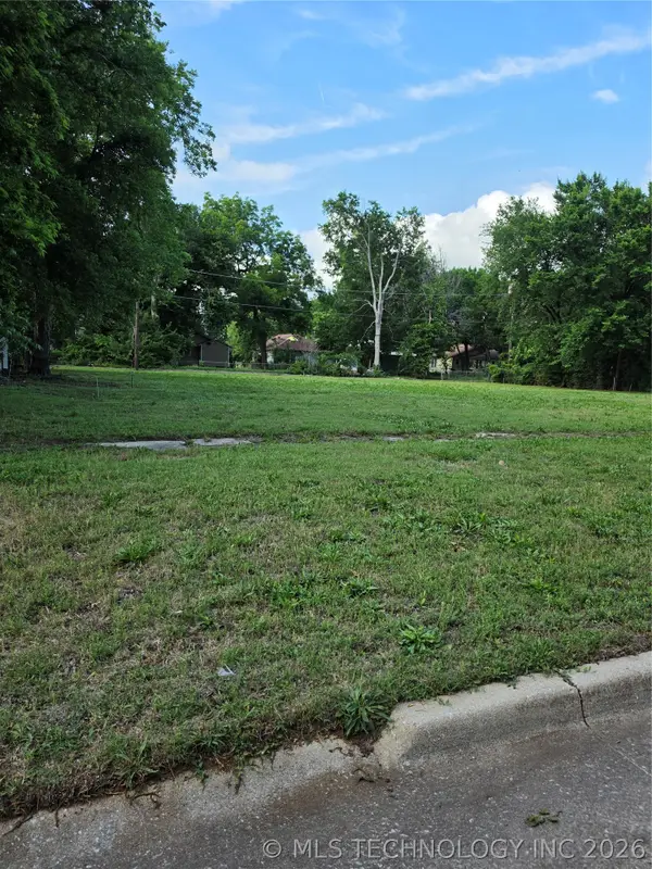 320 W 15th Street, Ada, OK 74820