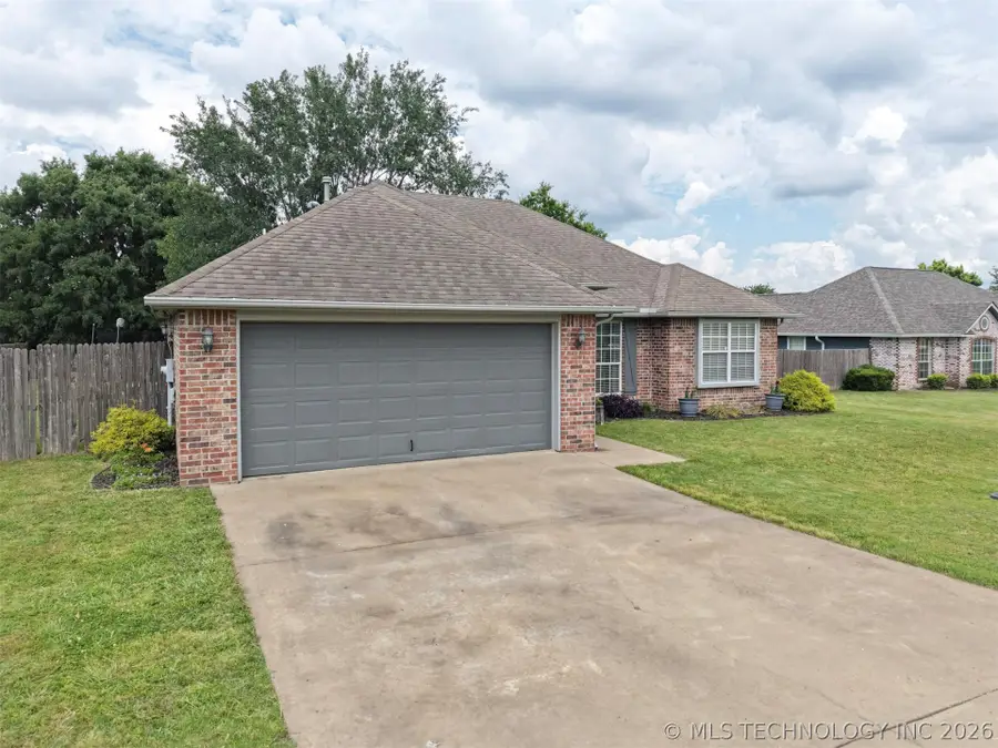 1108 S Mockingbird Lane, Skiatook, OK 74070 - #2