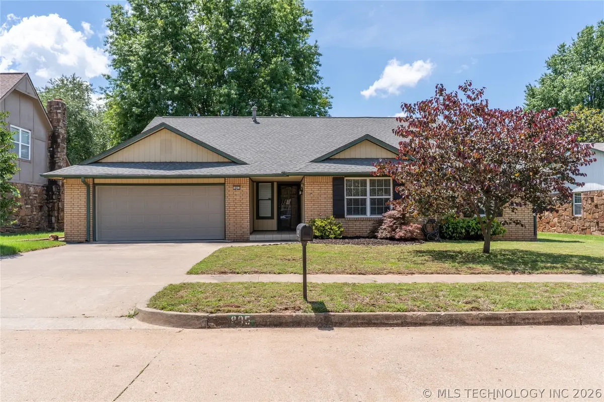 805 W Albuquerque Street, Broken Arrow, OK 74011 - #1