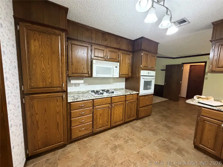 700 Hickory Hill Road, Sapulpa, OK 74066 - #3