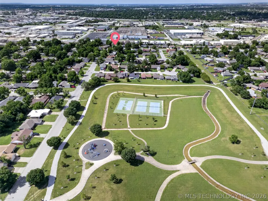 8705 E 46th Place, Tulsa, OK 74145 - #2