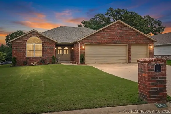 3919 S Rolling Oaks Drive S, Tulsa, OK 74107