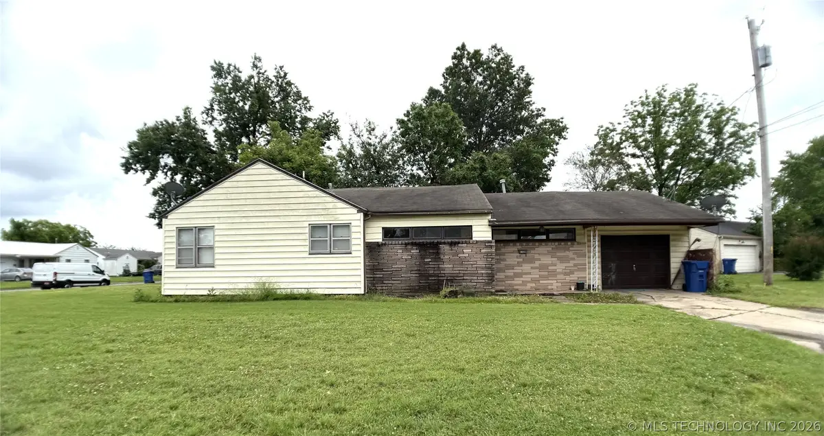 201 Circle Drive Nw, Miami, OK 74354 - #1