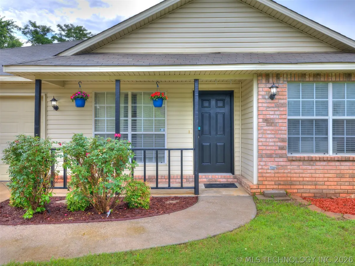 308 N Bristow Avenue, Coweta, OK 74429 - #1