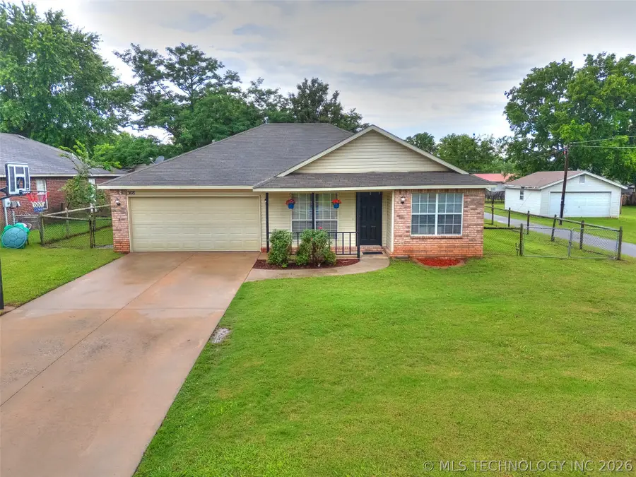 308 N Bristow Avenue, Coweta, OK 74429 - #3