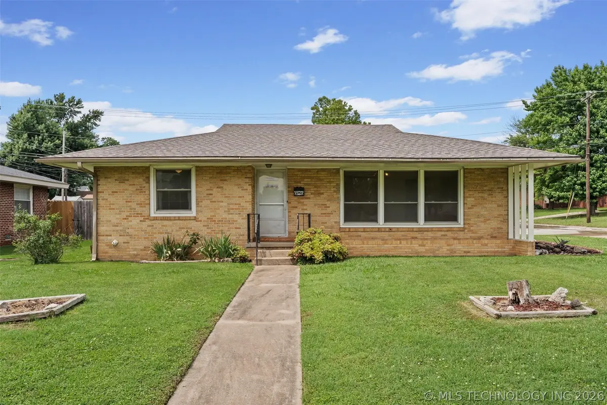 4112 E Frank Phillips Boulevard, Bartlesville, OK 74006 - #1
