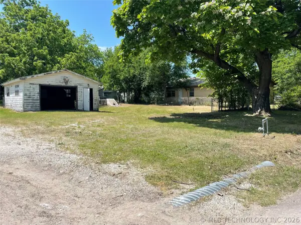 325 N Bluff Street, Ada, OK 74820