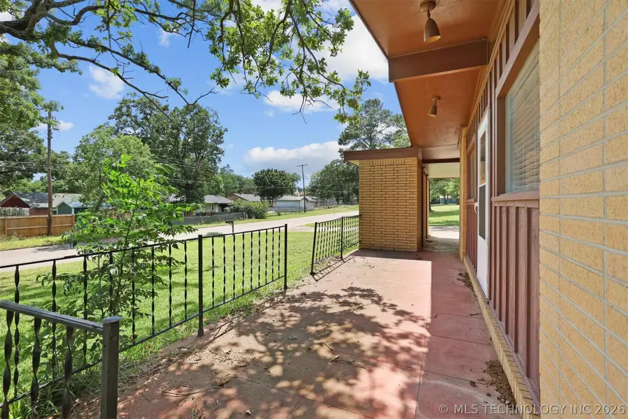 1010 Waco Street, Durant, OK 74701 - #3