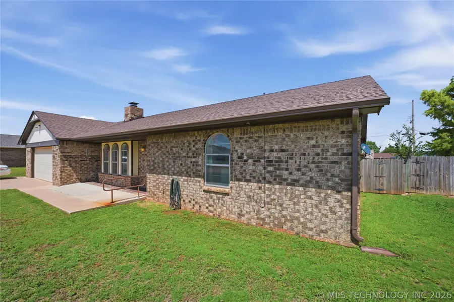 1511 S 11th, Kingfisher, OK 73750 - #3