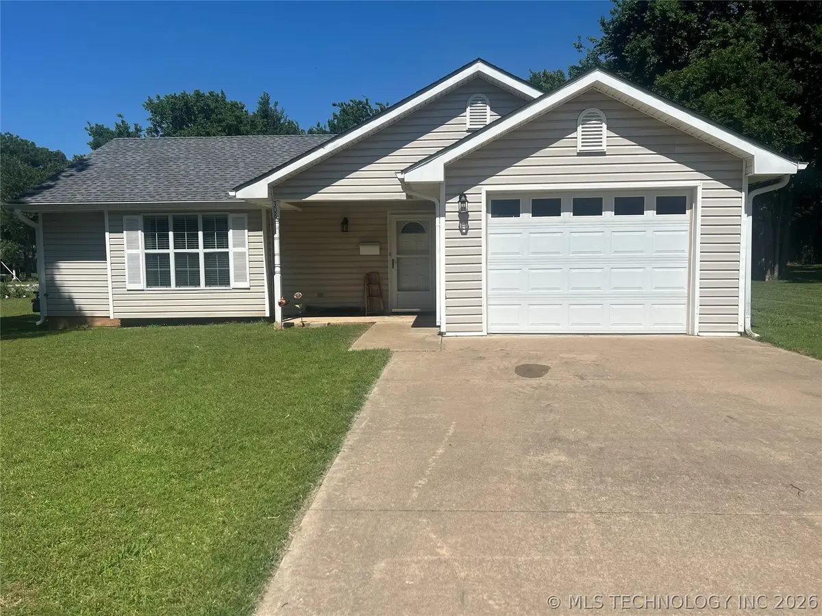 308 N 4th, Davis, OK 73030 - #1