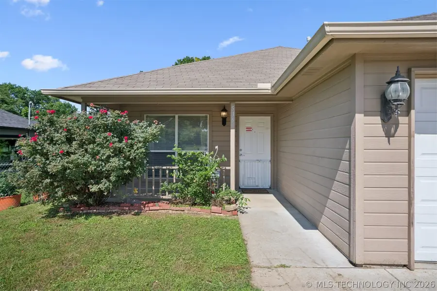 535 S Chickasaw Avenue, Claremore, OK 74017 - #3