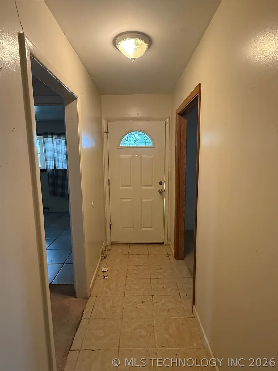 8909 E 33rd Place, Tulsa, OK 74145 - #2