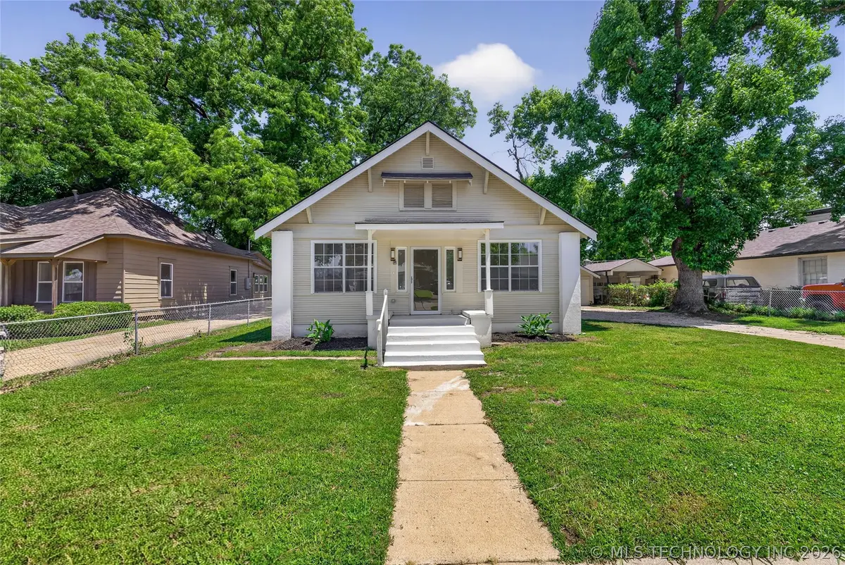 320 E 5th Street, Claremore, OK 74017 - #1