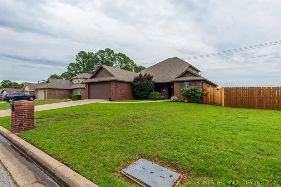 110 Dogwood Drive, Mannford, OK 74044 - #2
