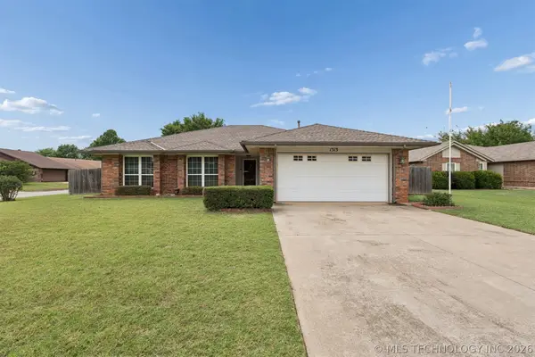 1313 Fairfax Court, Yukon, OK 73099