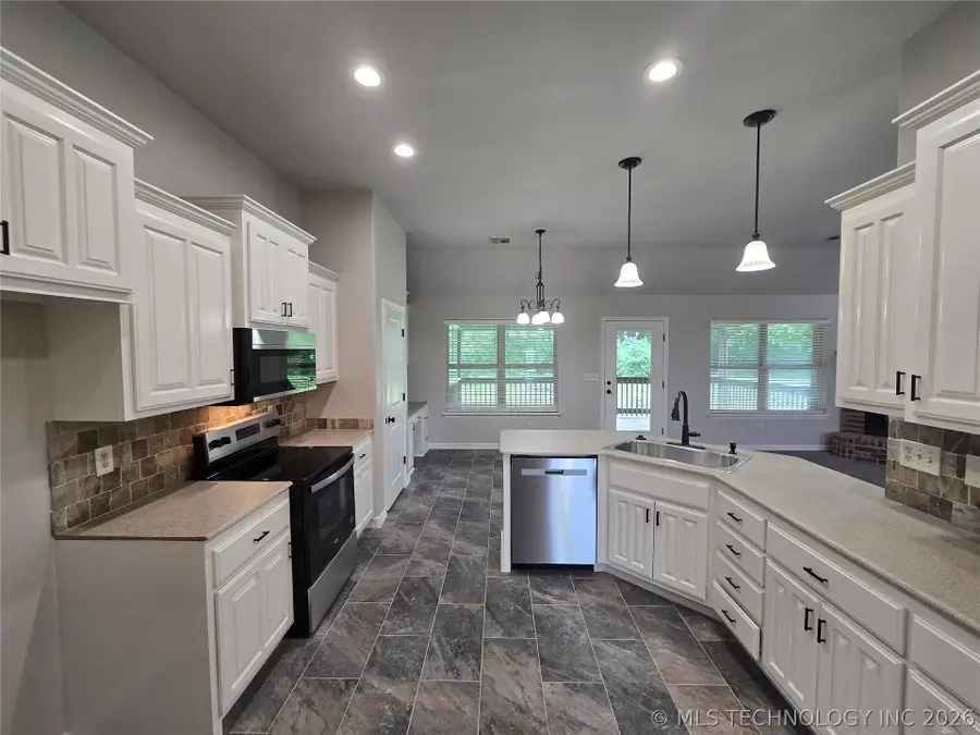 5108 E Hickory Meadow Drive, Claremore, OK 74019 - #3