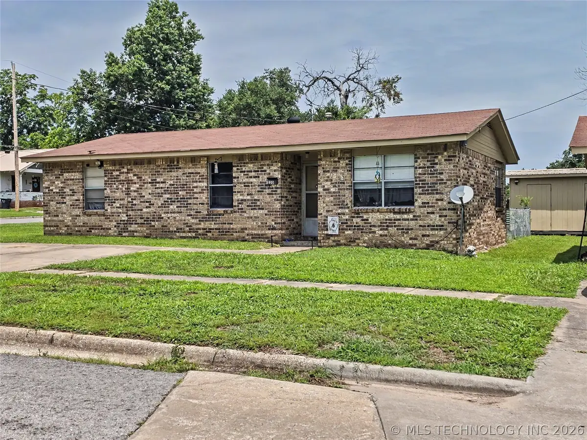 220 W Ross Street, Tahlequah, OK 74464 - #1