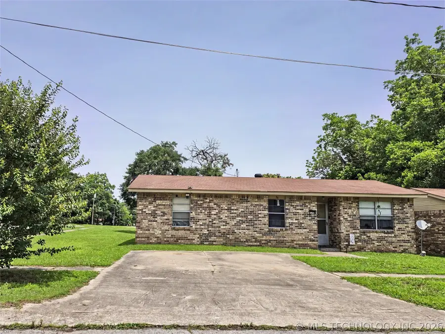 220 W Ross Street, Tahlequah, OK 74464 - #3