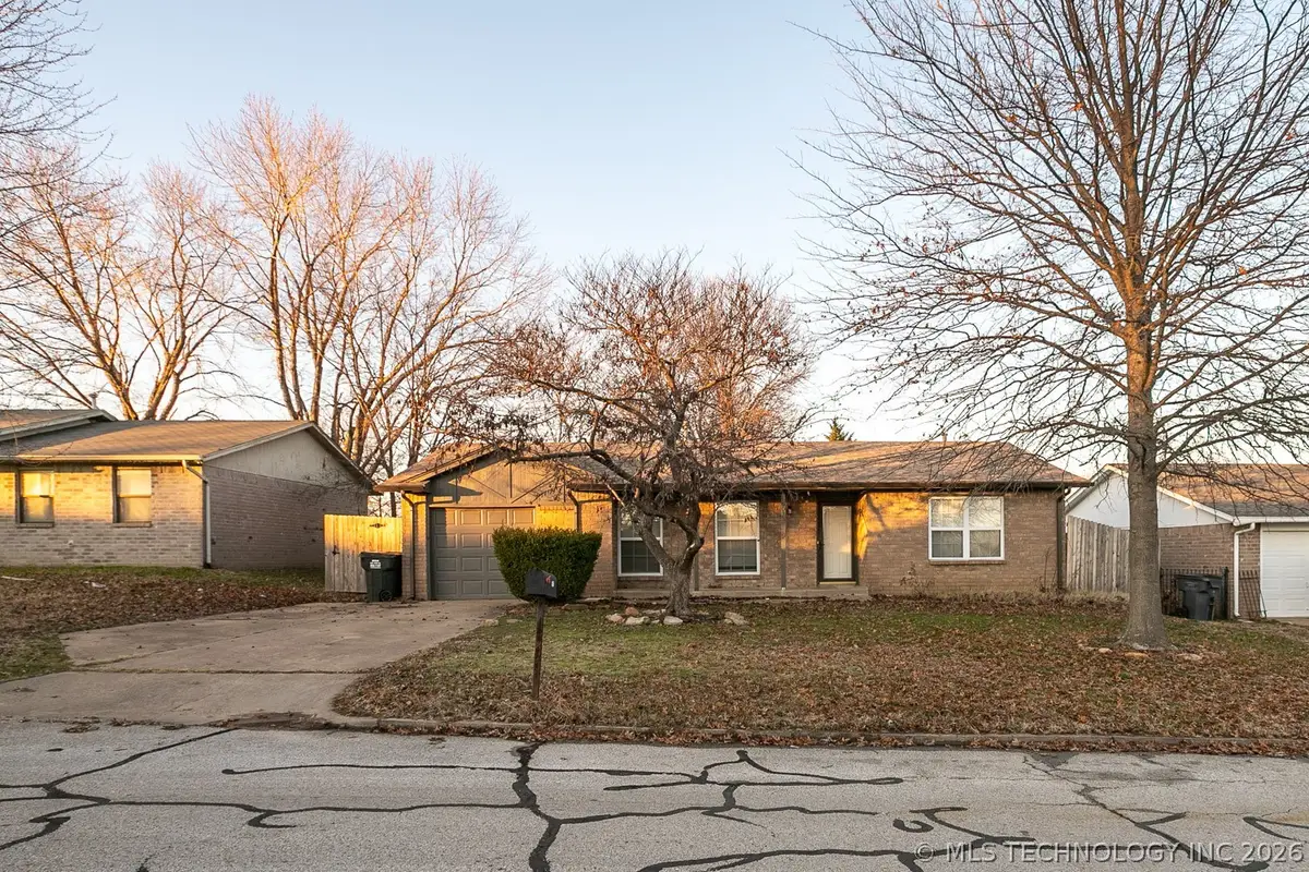 607 W 150 Street S, Glenpool, OK 74033 - #1