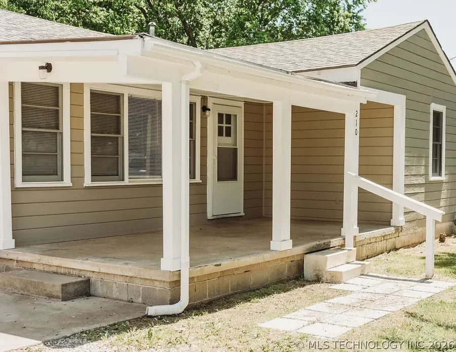 210 N Hereford Avenue, Dewey, OK 74029 - #3