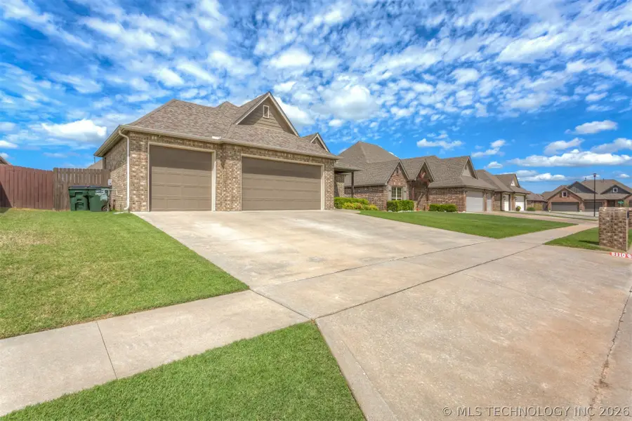 8110 N 77 East Avenue, Owasso, OK 74055 - #3