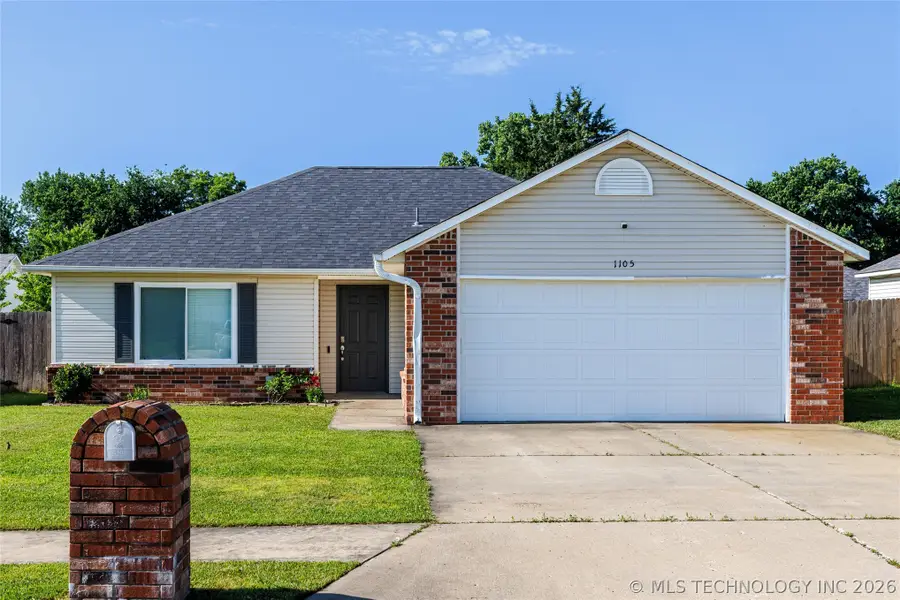 1105 W 22nd Street, Claremore, OK 74017 - #2
