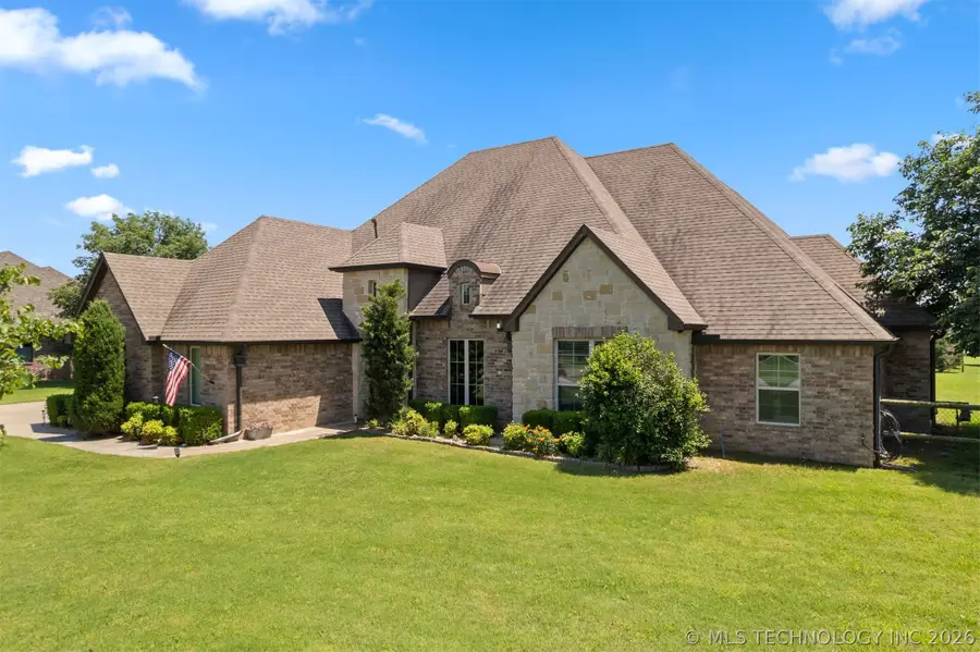 5100 E Hickory Bluff Drive, Claremore, OK 74019 - #2