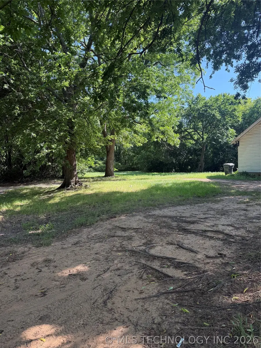 209 L Street Ne, Ardmore, OK 73401 - #3