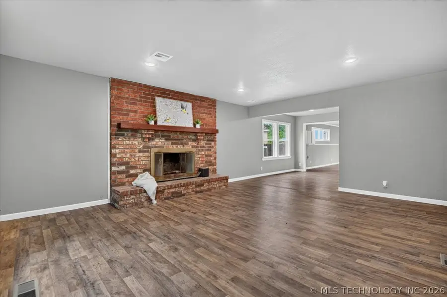 1860 S Armstrong Avenue, Bartlesville, OK 74003 - #2