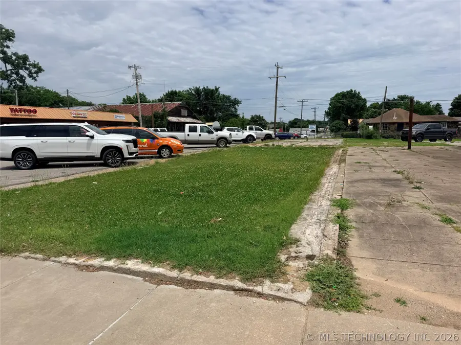 125 N Broadway Street, Coweta, OK 74429 - #2
