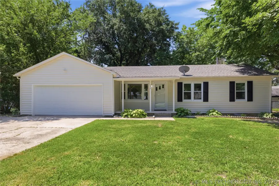 111 Irving Street, Pryor, OK 74361 - #2