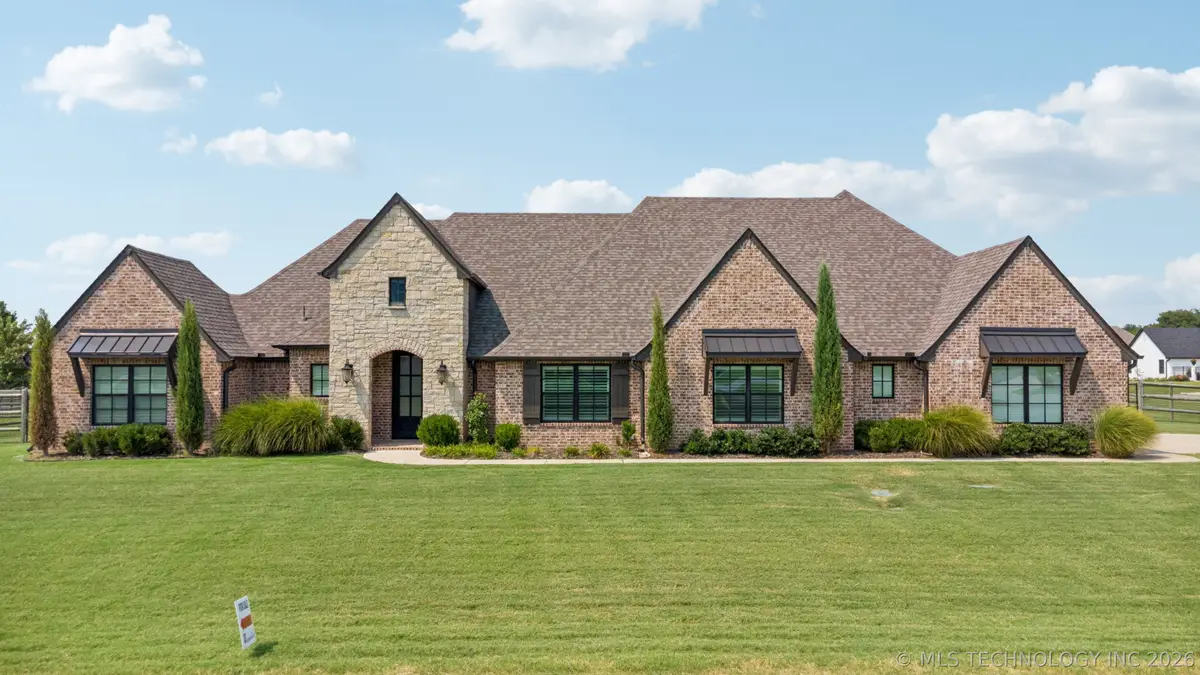 6270 N Creekwood Drive, Owasso, OK 74055 - #1