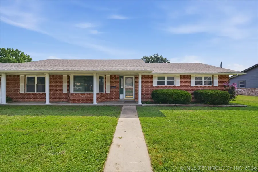 106 W Lewis Avenue, Vinita, OK 74301 - #2