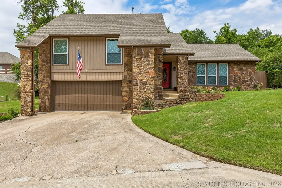 813 E Teresa Avenue, Sapulpa, OK 74066 - #1