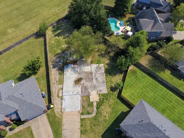 2824 W G Street, Jenks, OK 74037