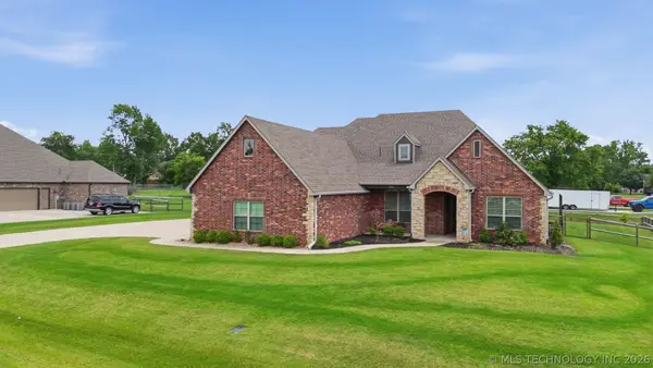 15402 E 82nd Street, Owasso, OK 74055