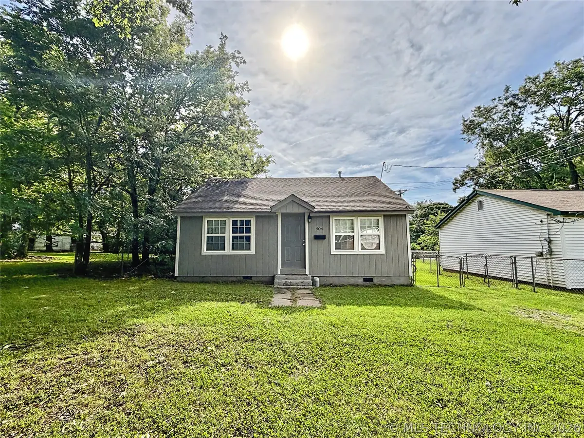 204 N Cedar Avenue, Tahlequah, OK 74464 - #1