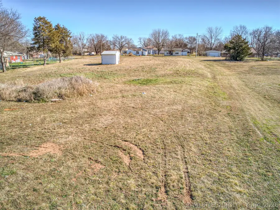 1107 W Gentry Avenue, Checotah, OK 74426 - #3