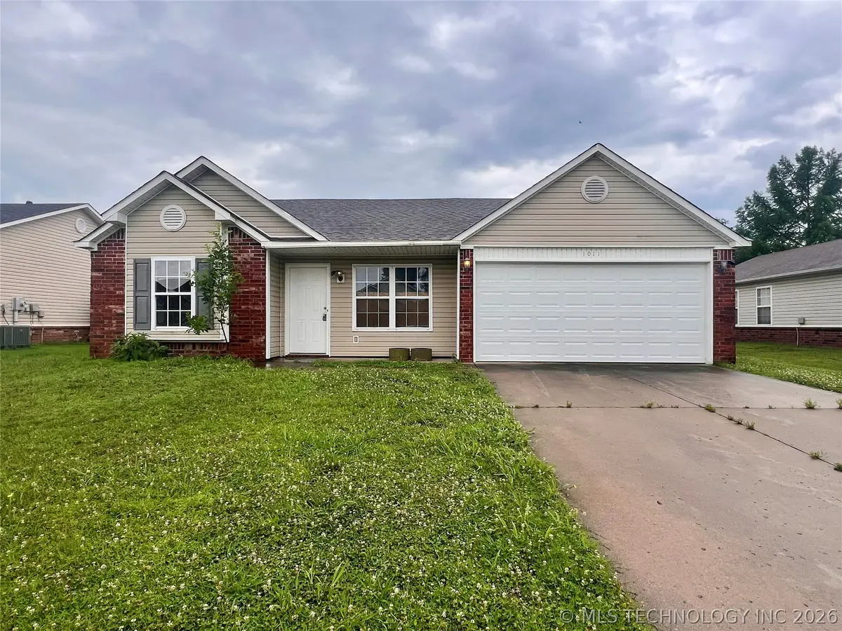 1011 W 23rd Street, Claremore, OK 74017 - #1