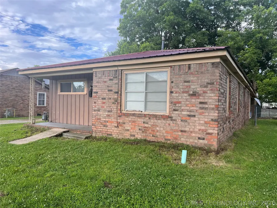116 S Alaska Street, Spiro, OK 74959 - #2