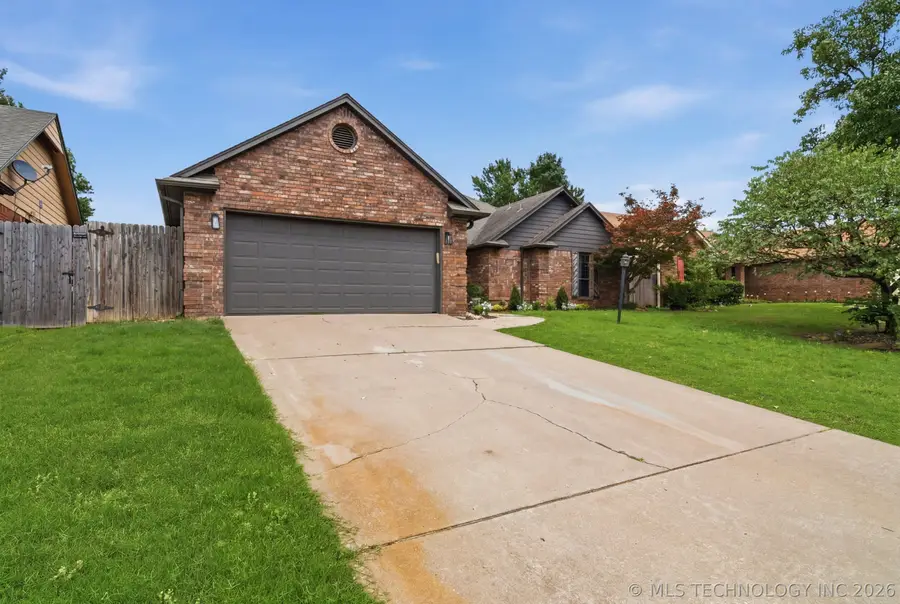 11221 S 107th East Avenue, Bixby, OK 74008 - #2