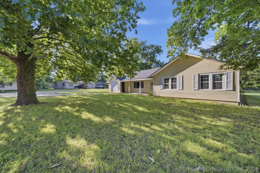 401 E Main Street, Beggs, OK 74421 - #3